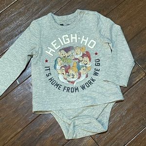 Baby Gap Disney Snow White Seven Dwarfs Body Suit